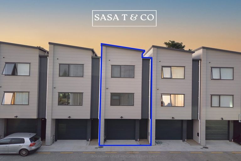 Photo of property in 28 Tukari Lane, Mangere Bridge, Auckland, 2022