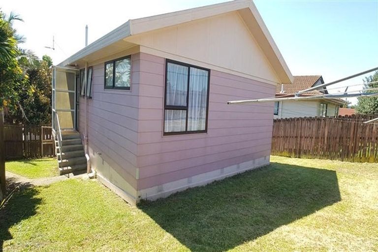 Photo of property in 2/40 Palmers Road, Clendon Park, Auckland, 2103