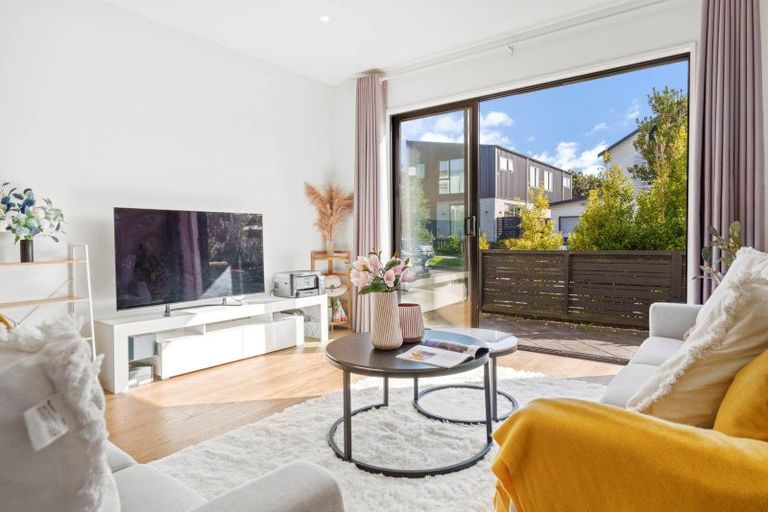 Photo of property in 4 Tihema Lane, Westgate, Auckland, 0614