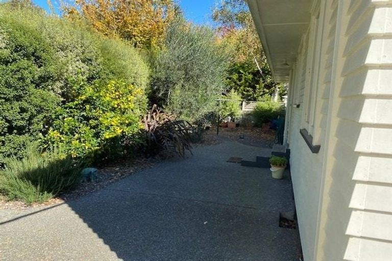 Photo of property in 28 Keirunga Road, Havelock North, 4130