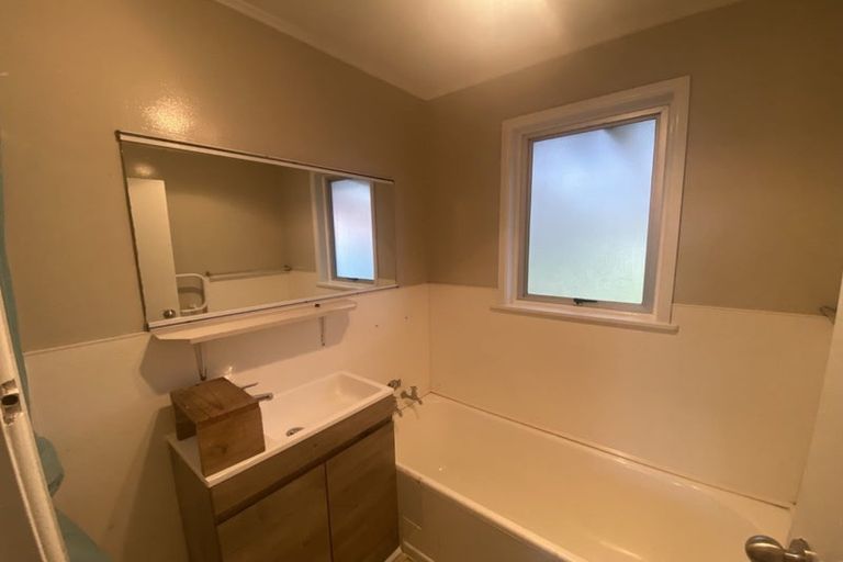 Photo of property in 16 Greenock Road, Ranui, Auckland, 0612