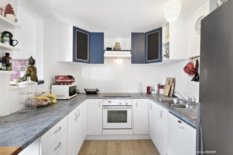 Photo of property in 3a Chancellor Way, Crofton Downs, Wellington, 6035