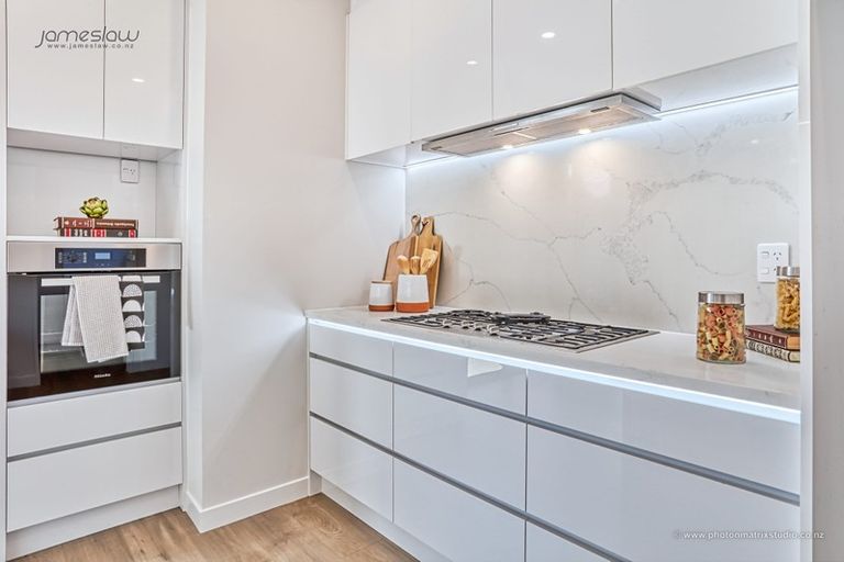 Photo of property in 52 Blacks Road, Greenhithe, Auckland, 0632