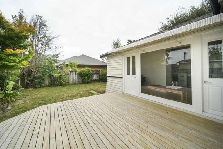Photo of property in 17 Stewart Crescent, Hokowhitu, Palmerston North, 4410