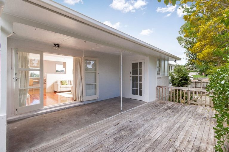 Photo of property in 24 Aotea Road, Glen Eden, Auckland, 0602