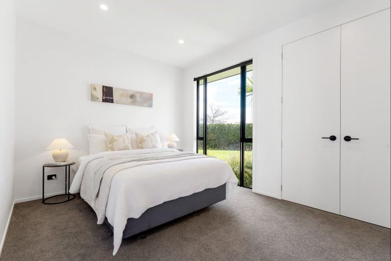 Photo of property in 2 Shearwater Lane, Point Wells, 0986