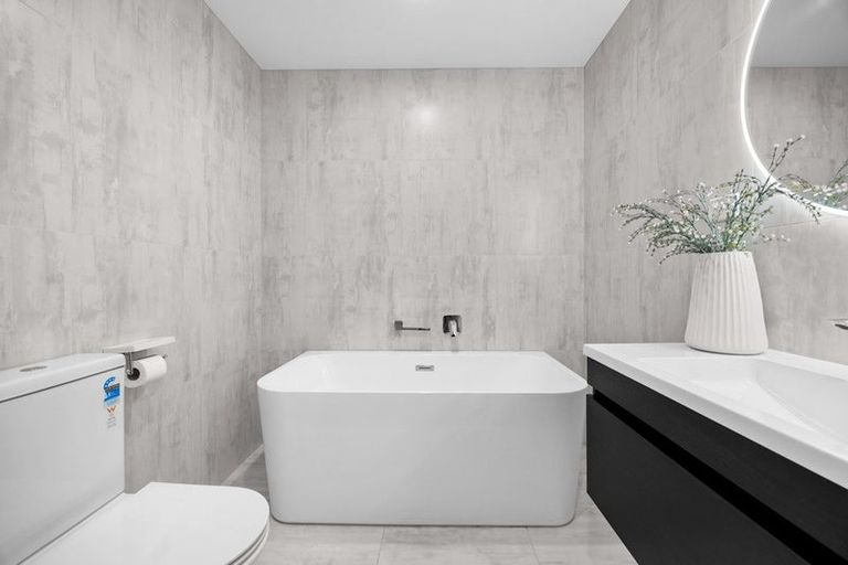 Photo of property in 150 Vintry Drive, Kumeu, 0810
