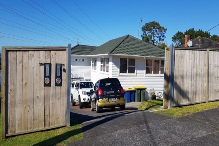 Photo of property in 2/31 Beaubank Road, Kelston, Auckland, 0602