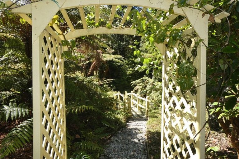 Photo of property in 8 Leith Crescent, Greymouth, 7805