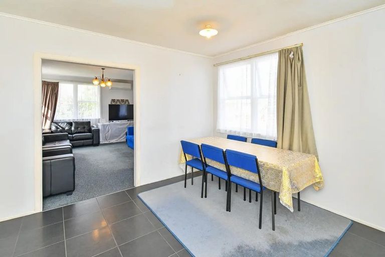 Photo of property in 2 Viola Place, Papakura, 2110