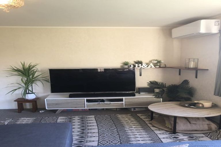 Photo of property in 20a Armagh Road, Blockhouse Bay, Auckland, 0600