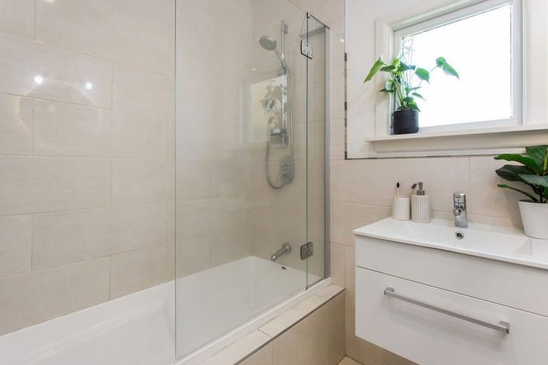 Photo of property in 14 Scotston Avenue, St Albans, Christchurch, 8052