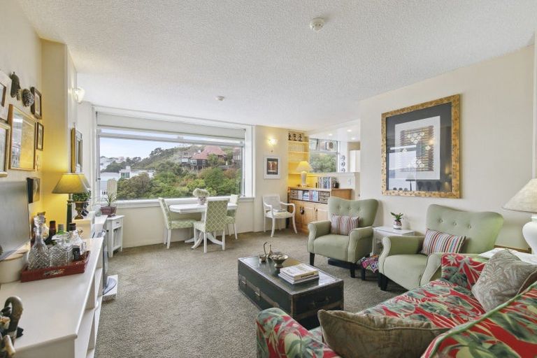 Photo of property in Jerningham Apartments, 20 Oriental Terrace, Oriental Bay, Wellington, 6011