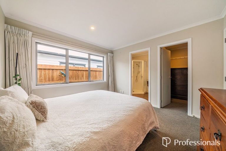 Photo of property in 98 Farmer Crescent, Taita, Lower Hutt, 5011
