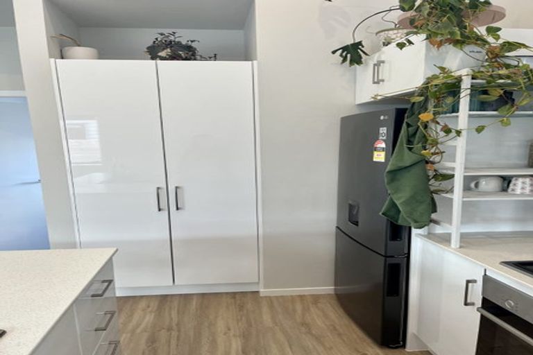 Photo of property in 21d Margaret Road, Raumati Beach, Paraparaumu, 5032