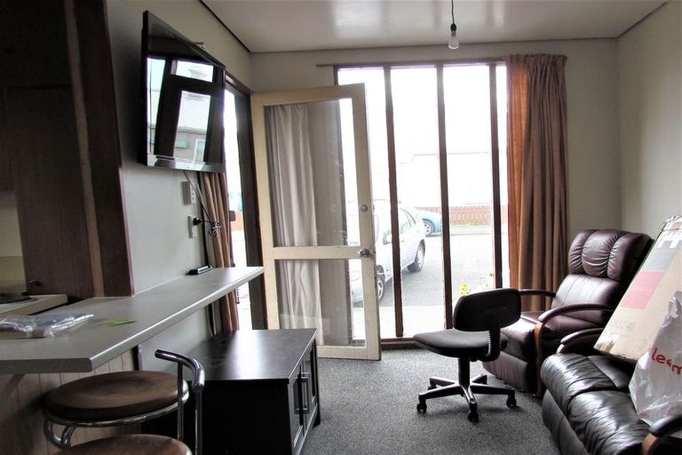 Photo of property in 45 Howe Street, North Dunedin, Dunedin, 9016