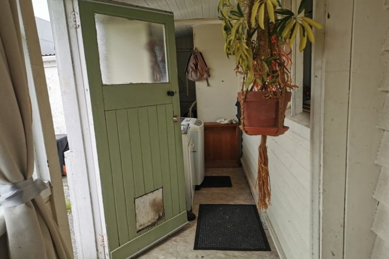 Photo of property in 37 Bay Street, Petone, Lower Hutt, 5012