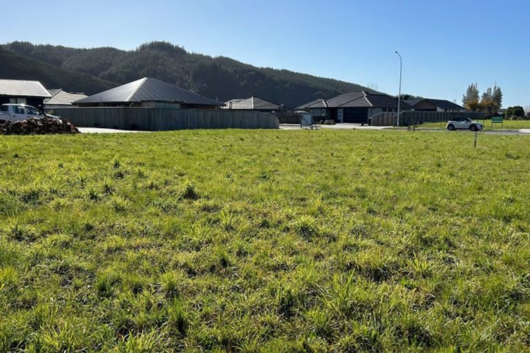 Photo of property in 50 George Fyfe Way, Wakefield, 7025