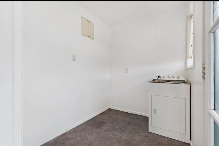 Photo of property in 16 Newham Place, Henderson, Auckland, 0612