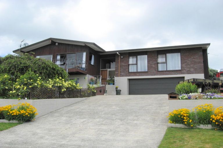 Photo of property in 10 Dunolly Place, Pukekohe, 2120