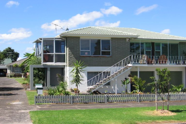 Photo of property in 2/73 Moana Avenue, One Tree Hill, Auckland, 1061