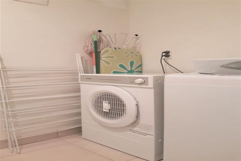 Photo of property in 11/72d Devonport Road, Tauranga, 3110