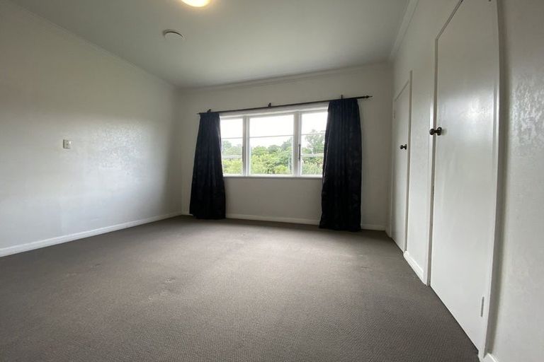 Photo of property in 7 Bassett Road, Johnsonville, Wellington, 6037