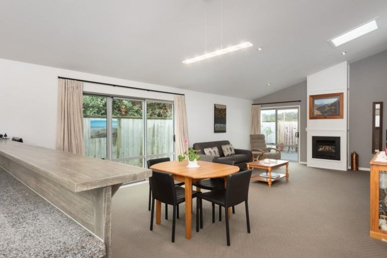 Photo of property in 5 Lennon Way, Papamoa Beach, Papamoa, 3118
