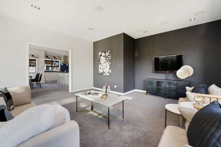 Photo of property in 13 Corsica Way, Karaka, Papakura, 2113