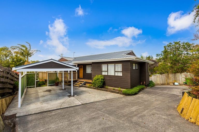 Photo of property in 2/17 Duncan Avenue, Te Atatu South, Auckland, 0610
