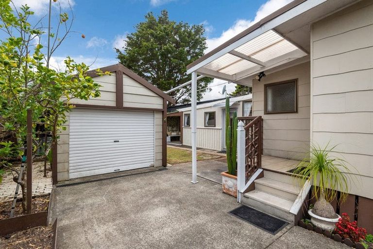 Photo of property in 13b Otanerua Road, Hatfields Beach, Orewa, 0931