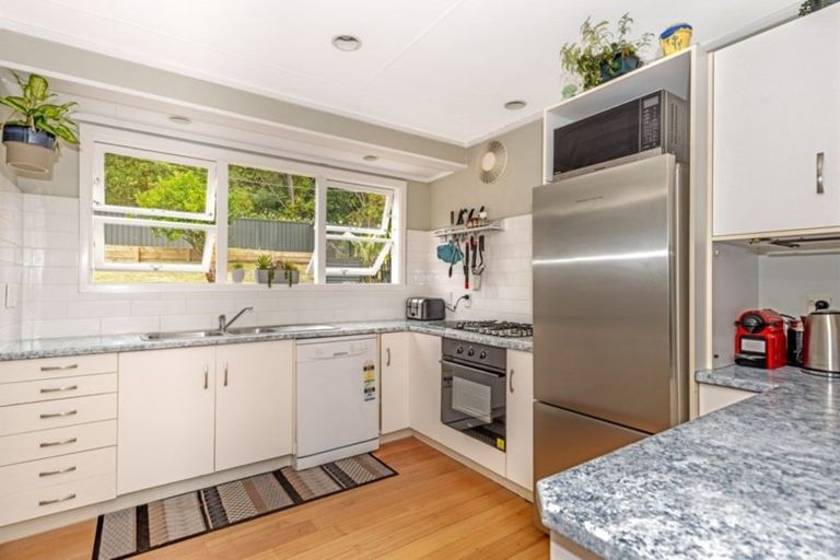 Photo of property in 35 Seddon Crescent, Whataupoko, Gisborne, 4010