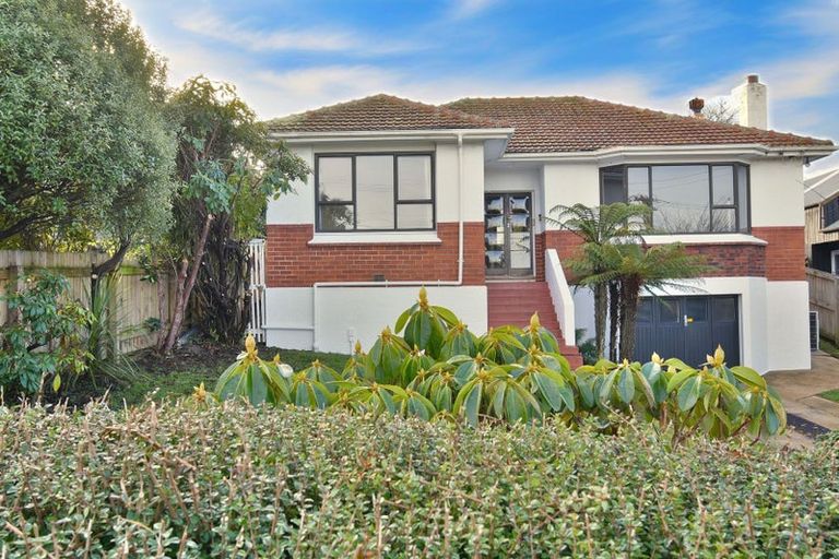 Photo of property in 52 Hawthorn Avenue, Mornington, Dunedin, 9011