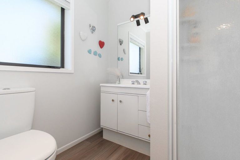 Photo of property in 17 Andalusian Place, Papamoa Beach, Papamoa, 3118