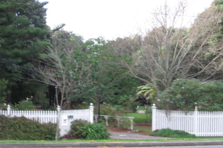 Photo of property in 235 Te Moana Road, Waikanae, 5036