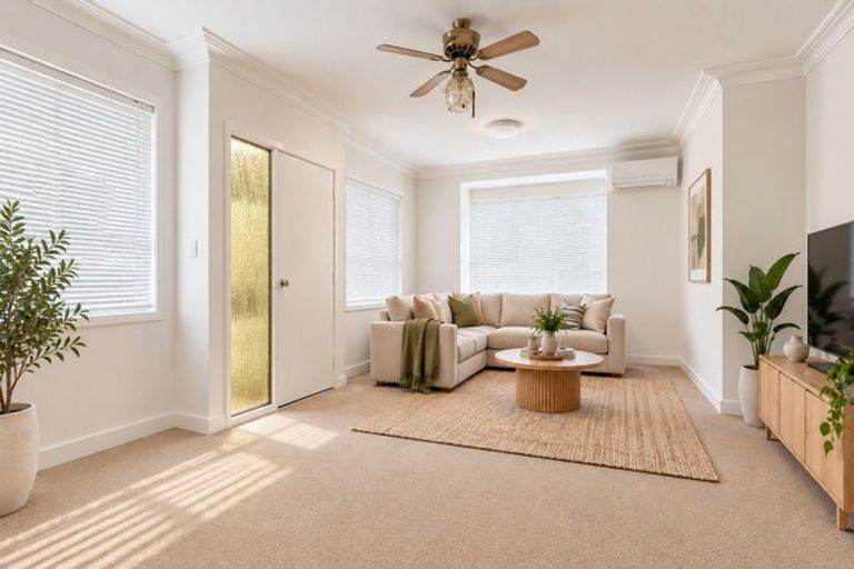 Photo of property in 1/184 Centreway Road, Orewa, 0931