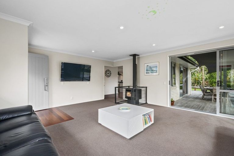 Photo of property in 83 Dalmore Way, Acacia Bay, Taupo, 3385