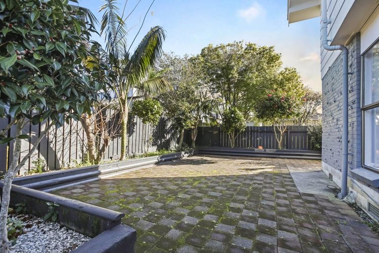 Photo of property in 45b Kurnell Drive, Botany Downs, Auckland, 2010
