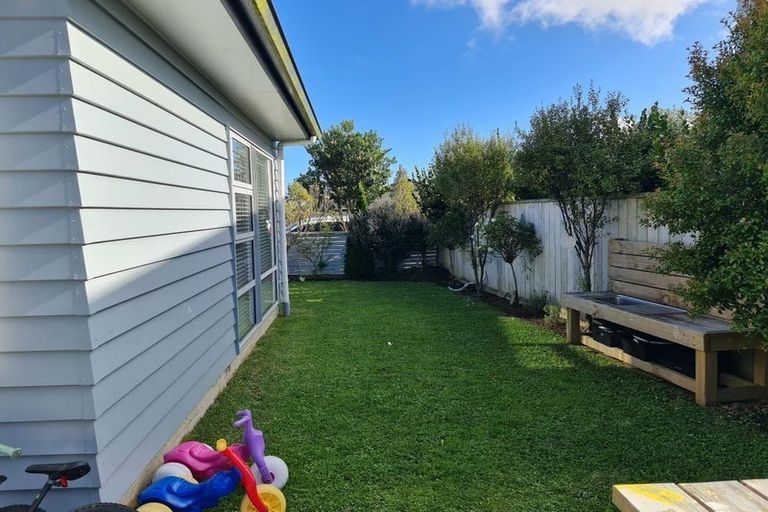 Photo of property in 90a Endeavour Drive, Whitby, Porirua, 5024