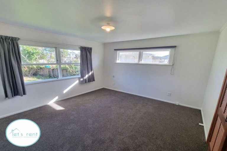 Photo of property in 12 Raglan Street, Mangere East, Auckland, 2024