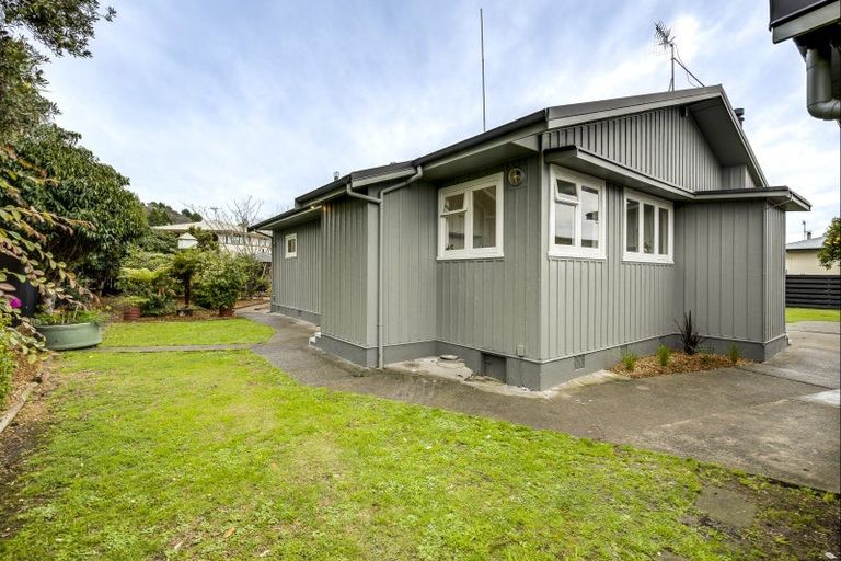 Photo of property in 24 Church Road, Taradale, Napier, 4112