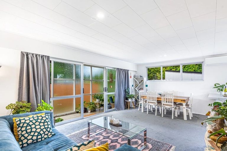 Photo of property in 2/9 Riverlea Road, Whenuapai, Auckland, 0618