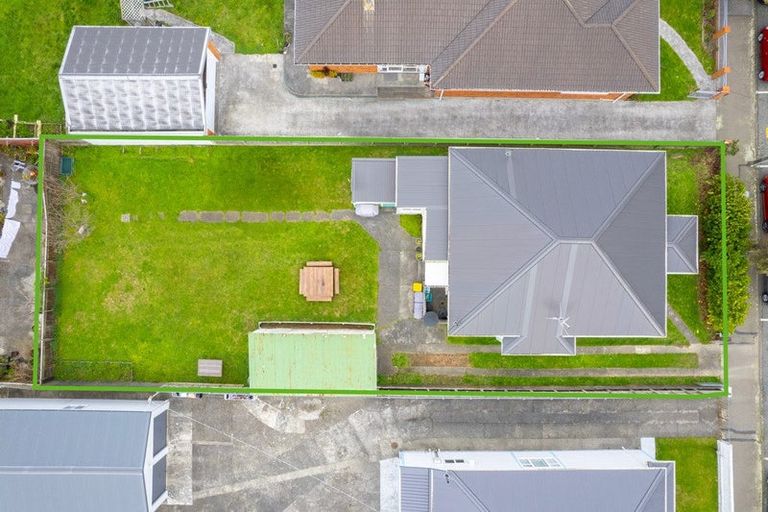 Photo of property in 21 Derwent Street, Island Bay, Wellington, 6023