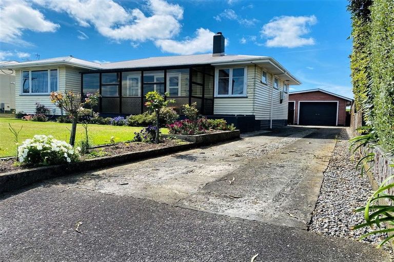 Photo of property in 94 Stanners Street, Eltham, 4322