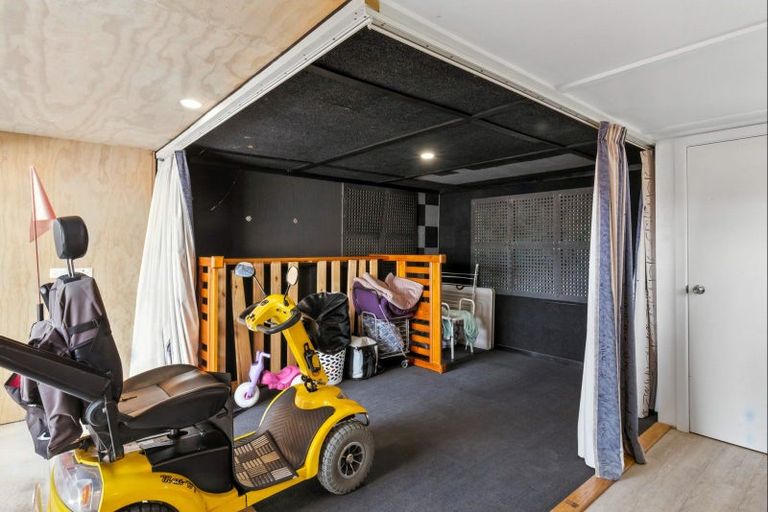 Photo of property in 37 Liverpool Street, Levin, 5510