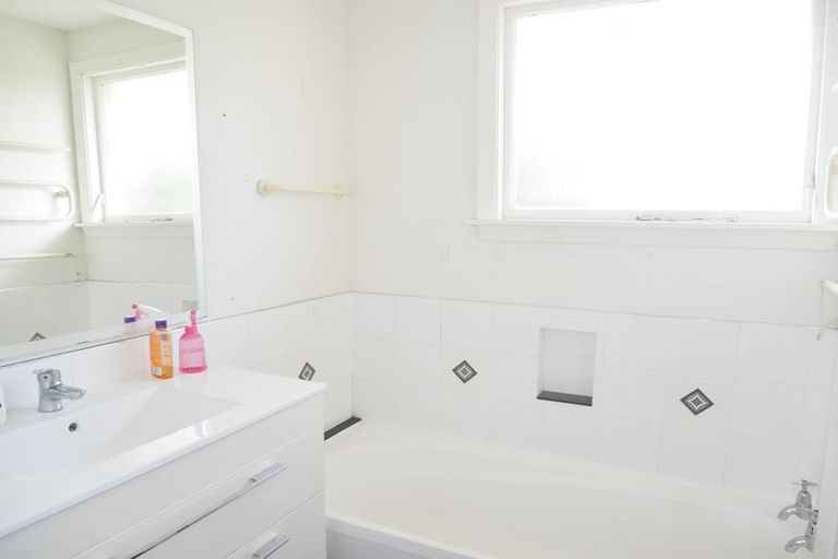 Photo of property in 14 West-watson Avenue, Hillmorton, Christchurch, 8025