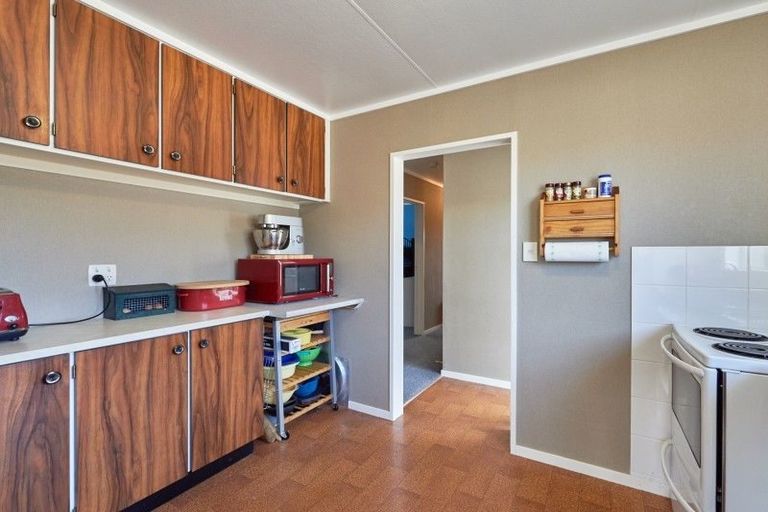 Photo of property in 10 Grange Place, Milson, Palmerston North, 4414