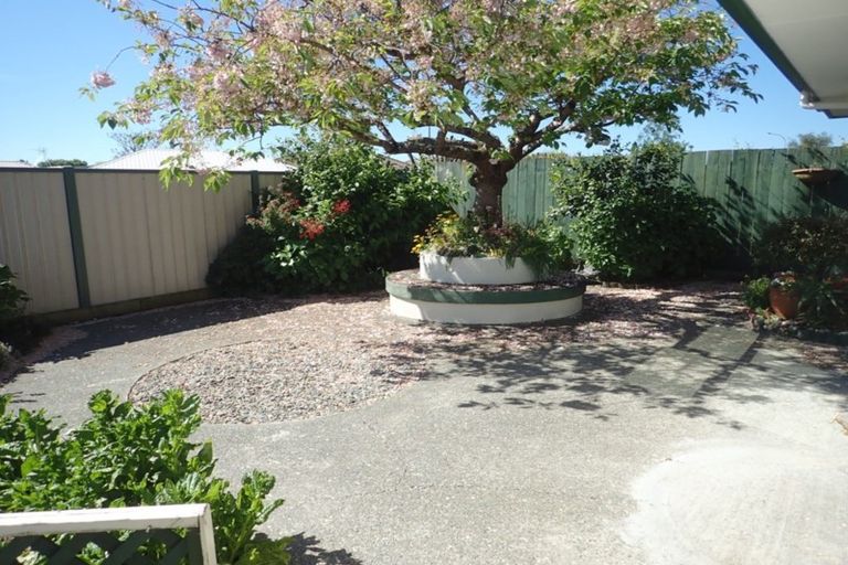 Photo of property in 25 Vining Crescent, Stoke, Nelson, 7011