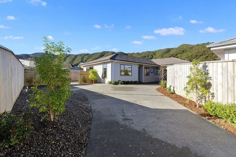 Photo of property in 29 Henrietta Maxwell Grove, Wainuiomata, Lower Hutt, 5014