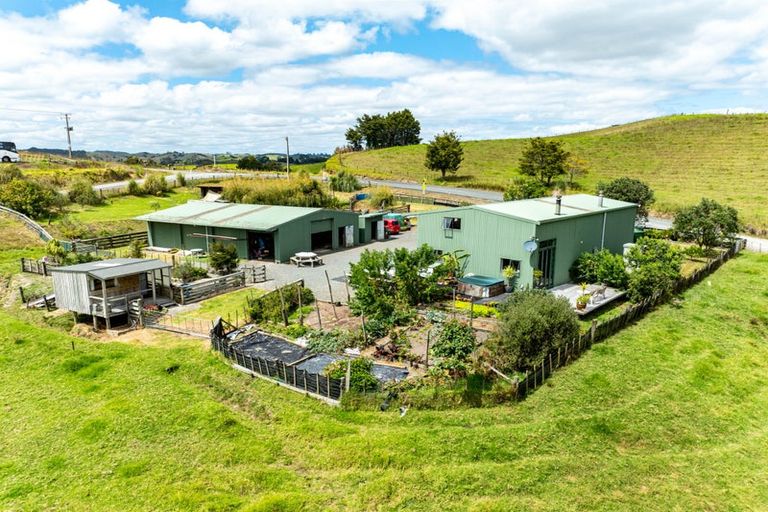 Photo of property in 135 Central Road, Mareretu, Maungaturoto, 0571